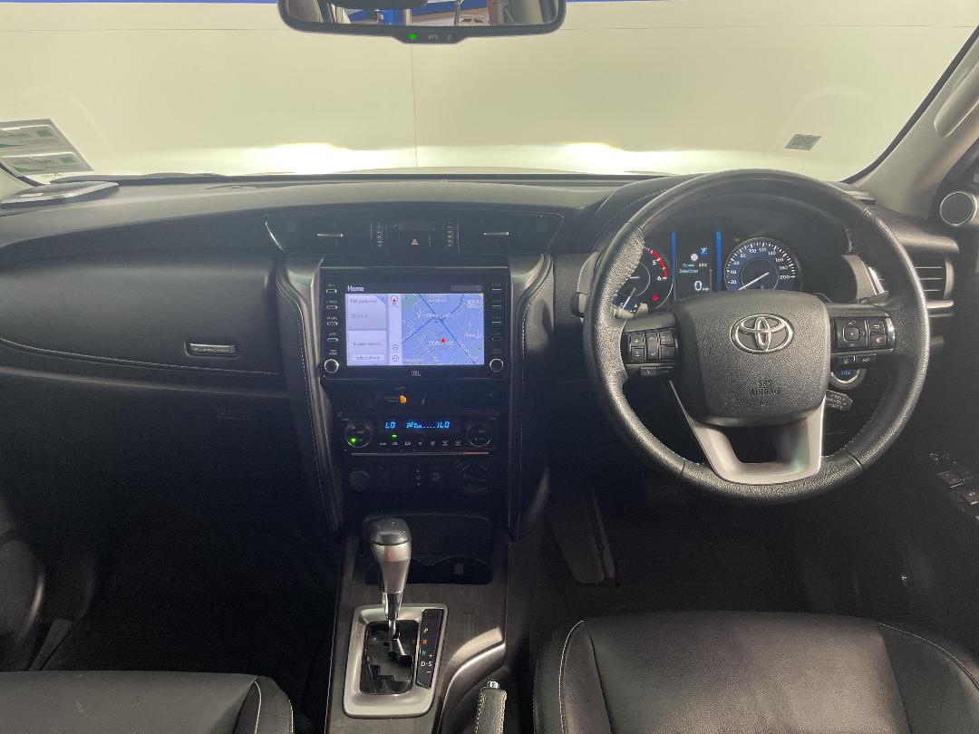 Photo '18' of Toyota Fortuner Photo '18' of Toyota Fortuner