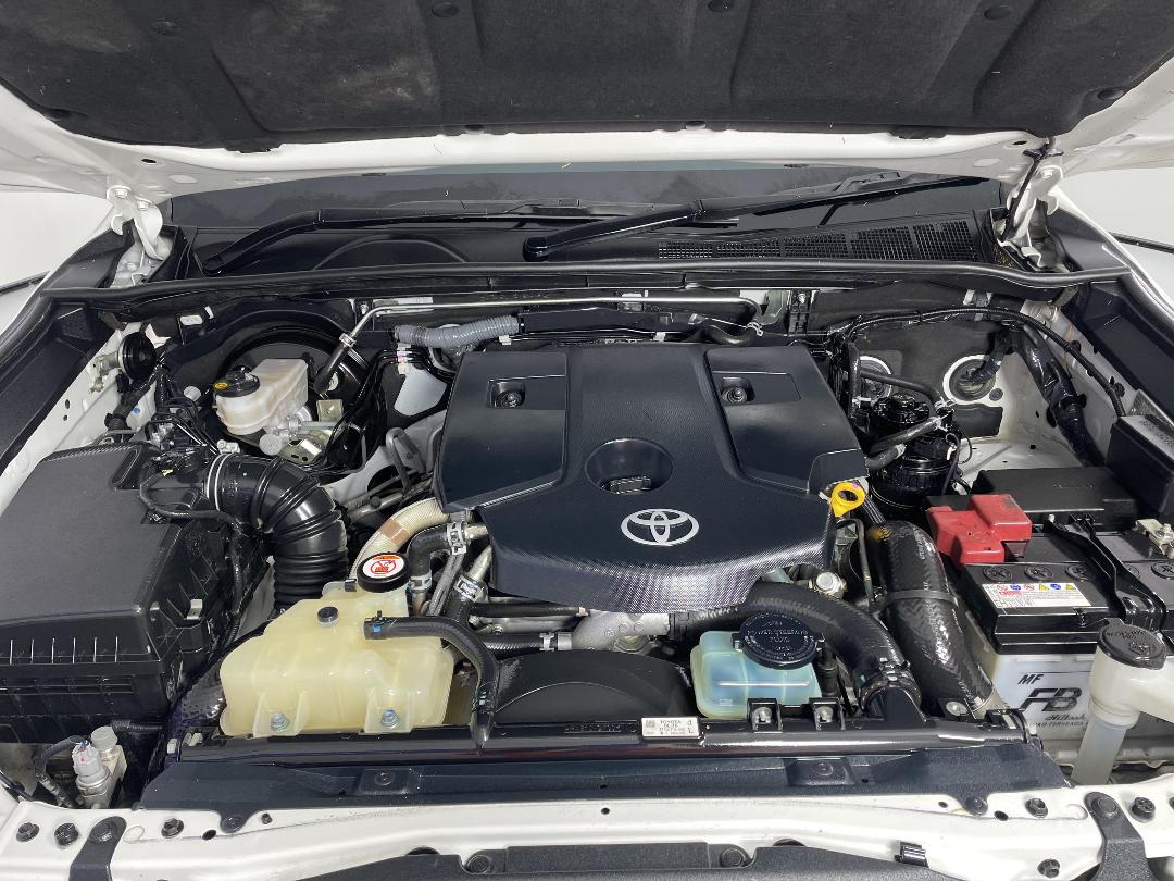 Photo '13' of Toyota Fortuner