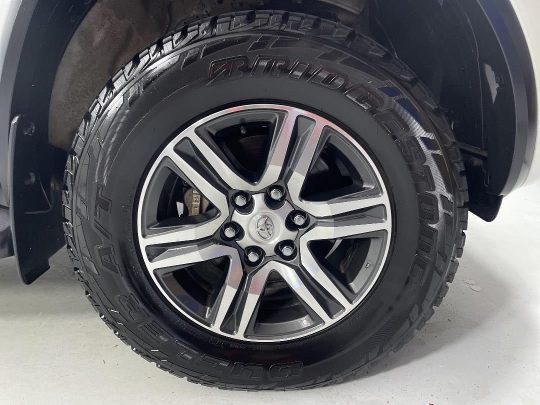 Photo '9' of Toyota Fortuner