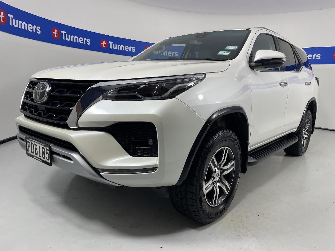 Photo '4' of Toyota Fortuner