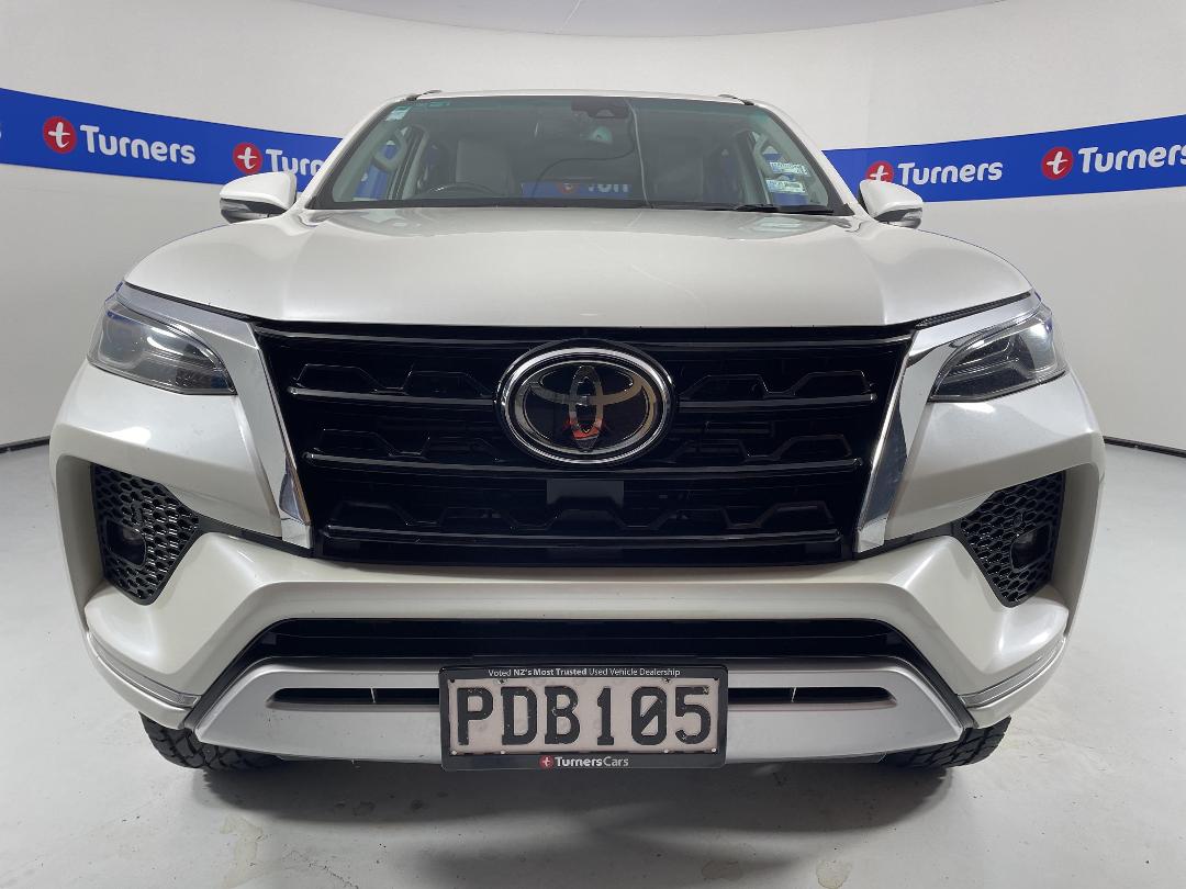 Photo '2' of Toyota Fortuner