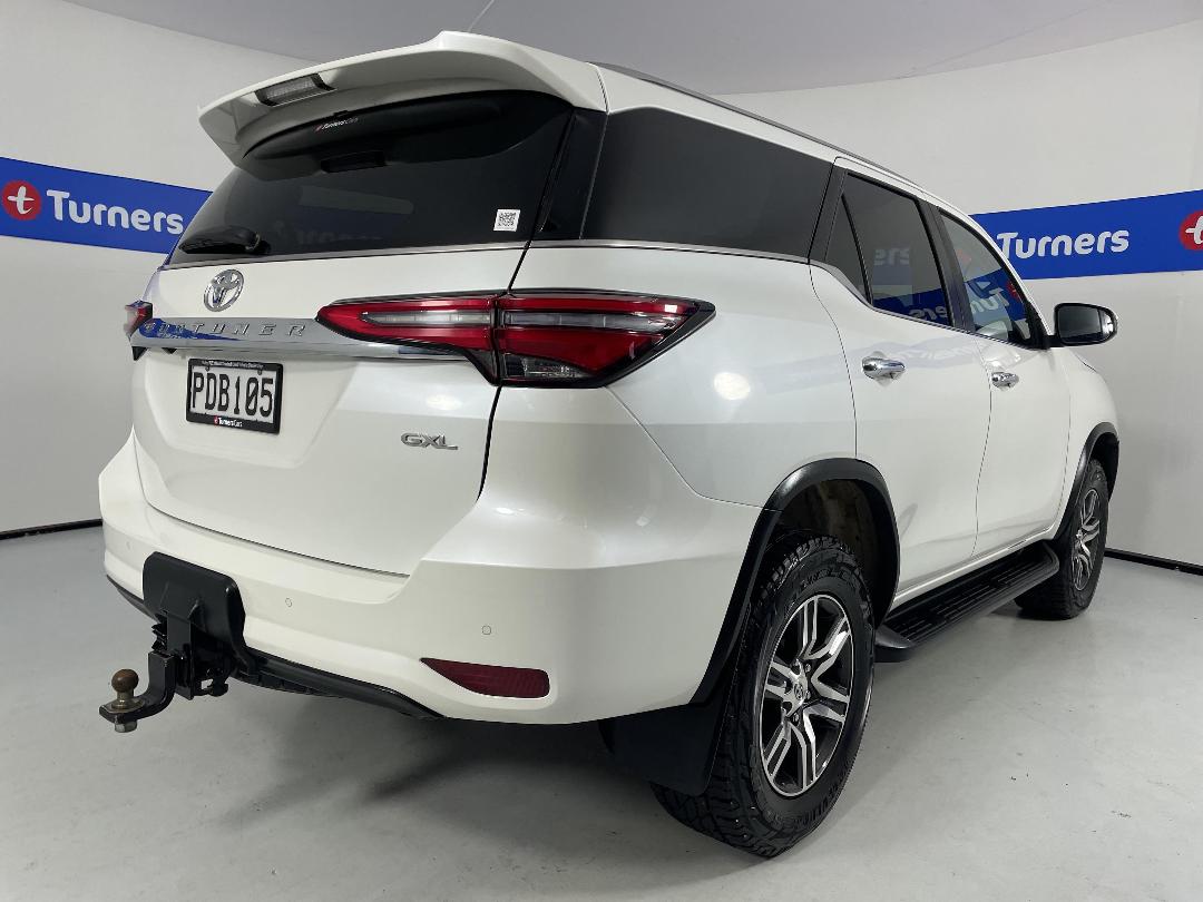 Photo '7' of Toyota Fortuner