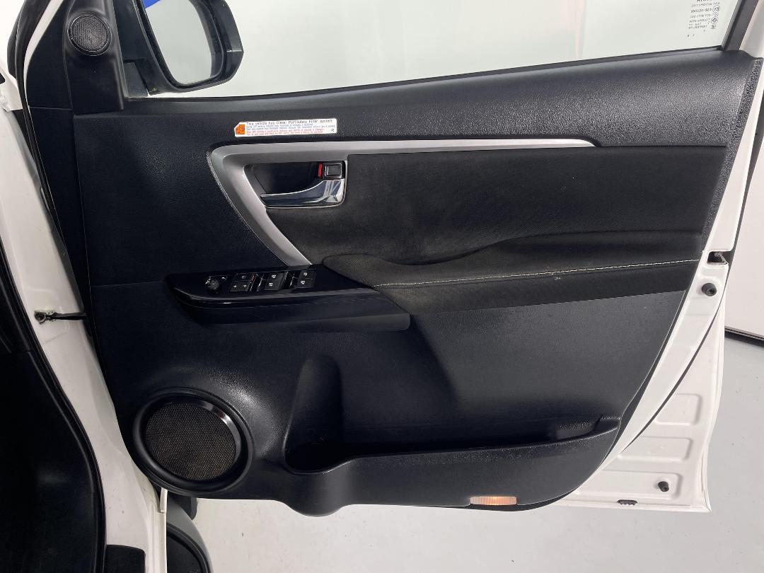 Photo '15' of Toyota Fortuner