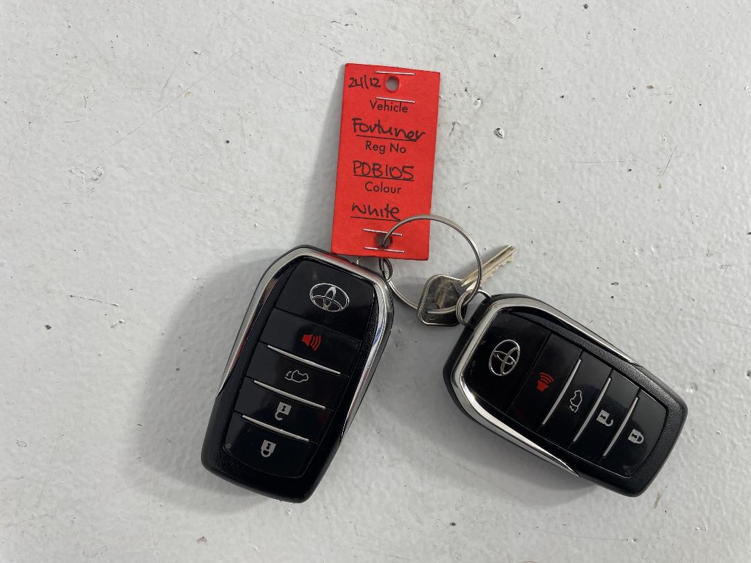 Photo '22' of Toyota Fortuner