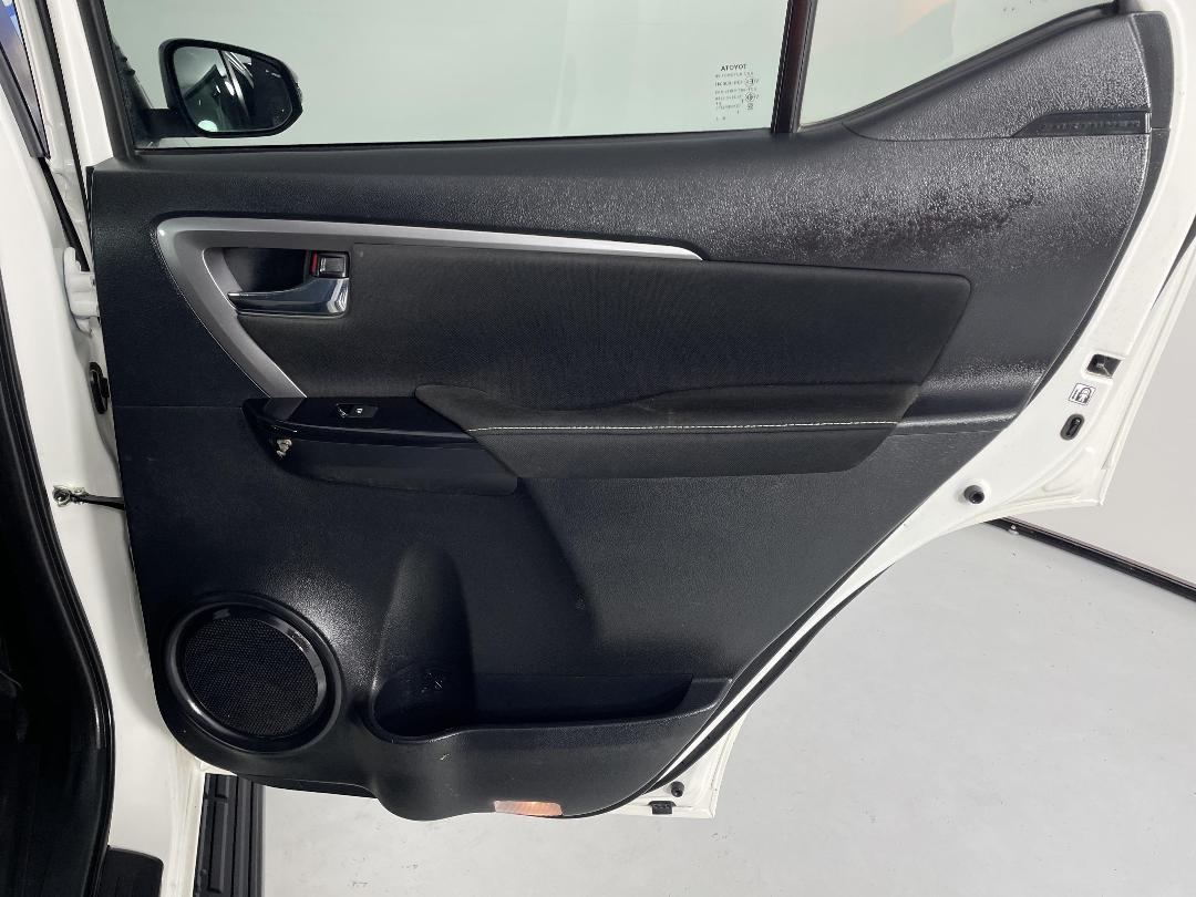 Photo '19' of Toyota Fortuner