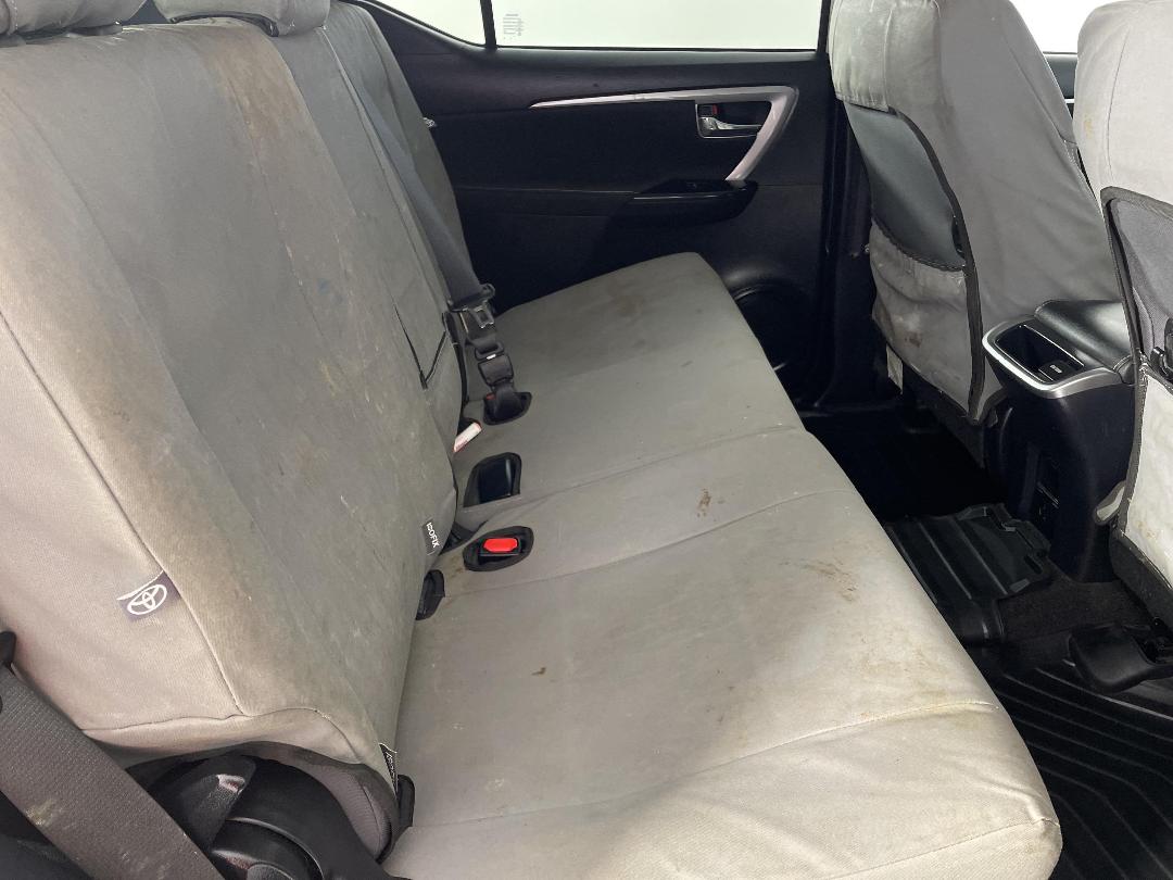 Photo '20' of Toyota Fortuner