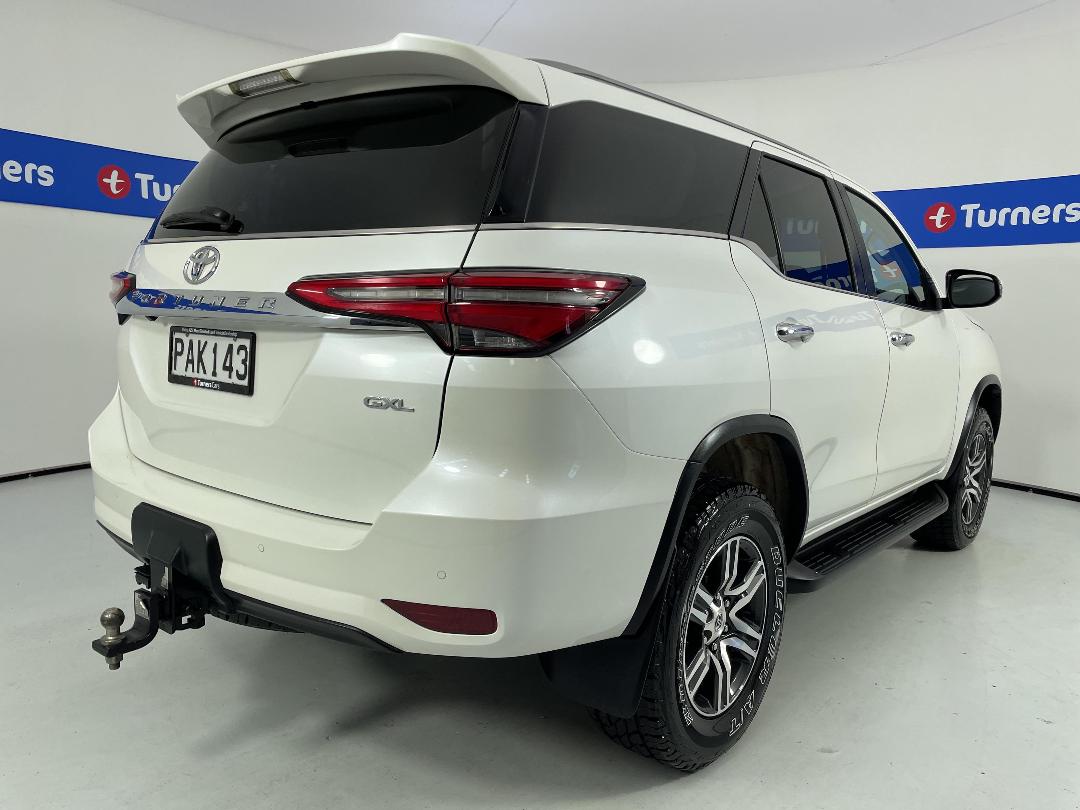 Photo '7' of Toyota Fortuner