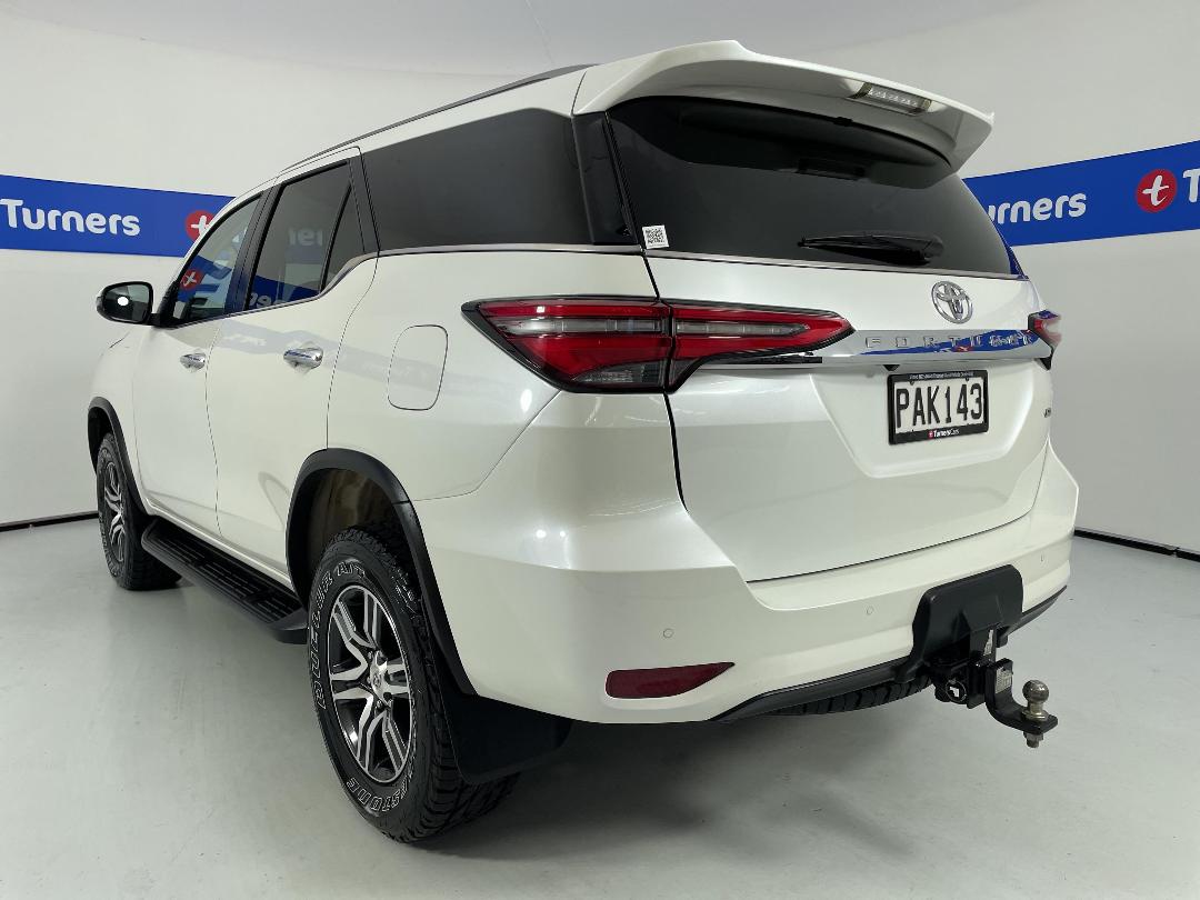 Photo '5' of Toyota Fortuner