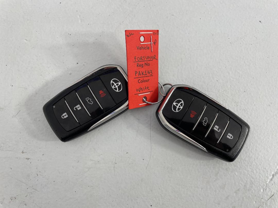 Photo '22' of Toyota Fortuner