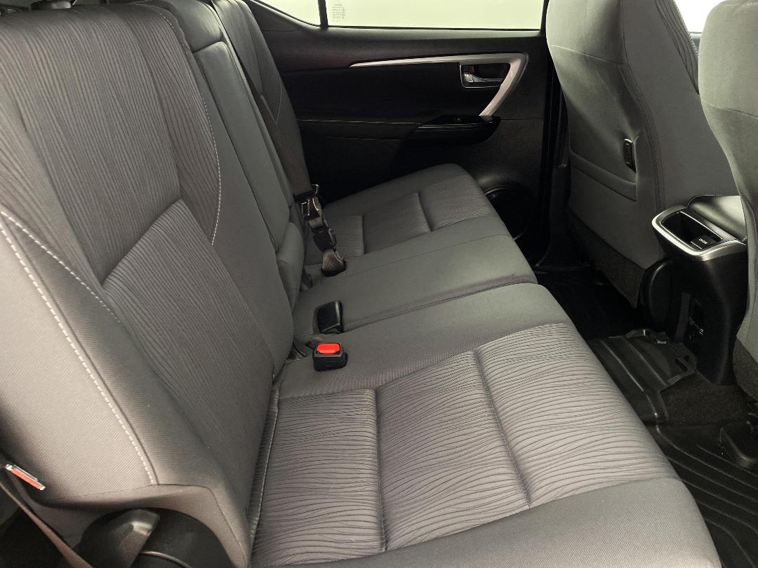 Photo '20' of Toyota Fortuner