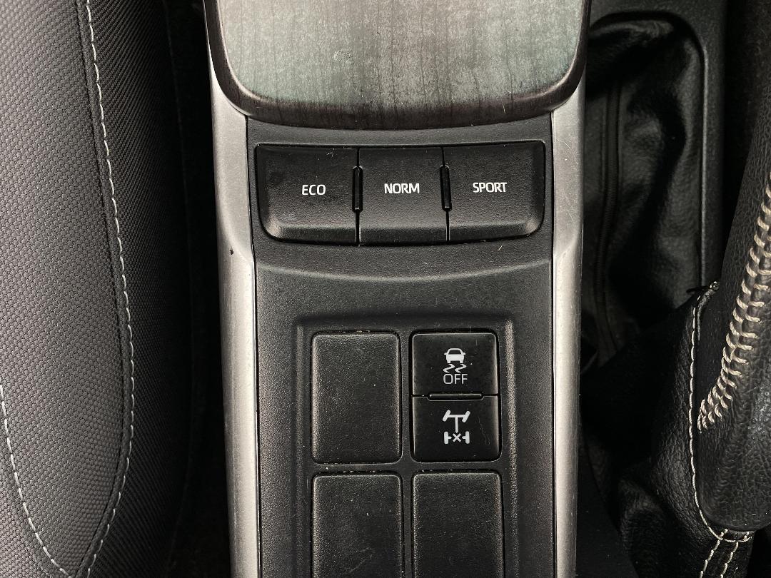 Photo '23' of Toyota Fortuner