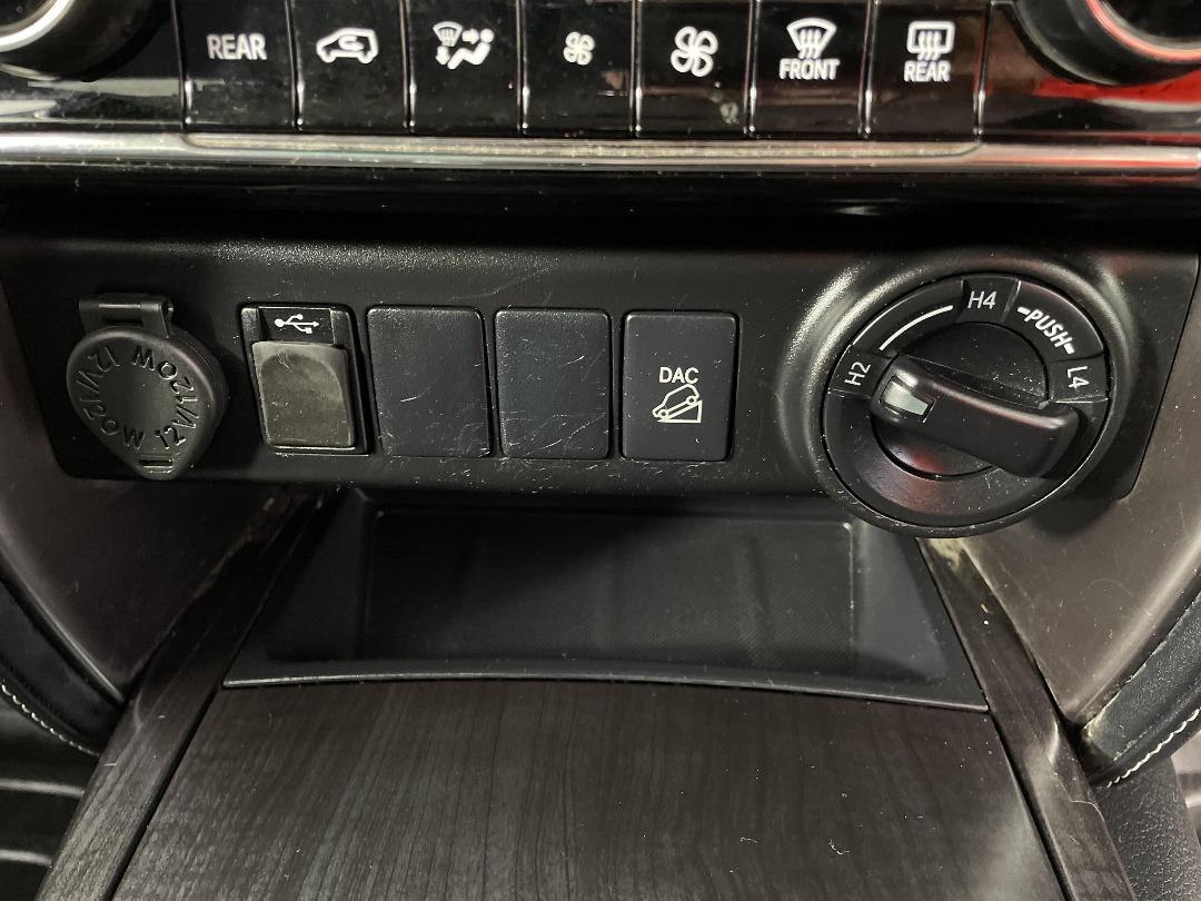 Photo '29' of Toyota Fortuner