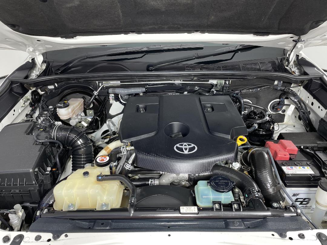 Photo '13' of Toyota Fortuner