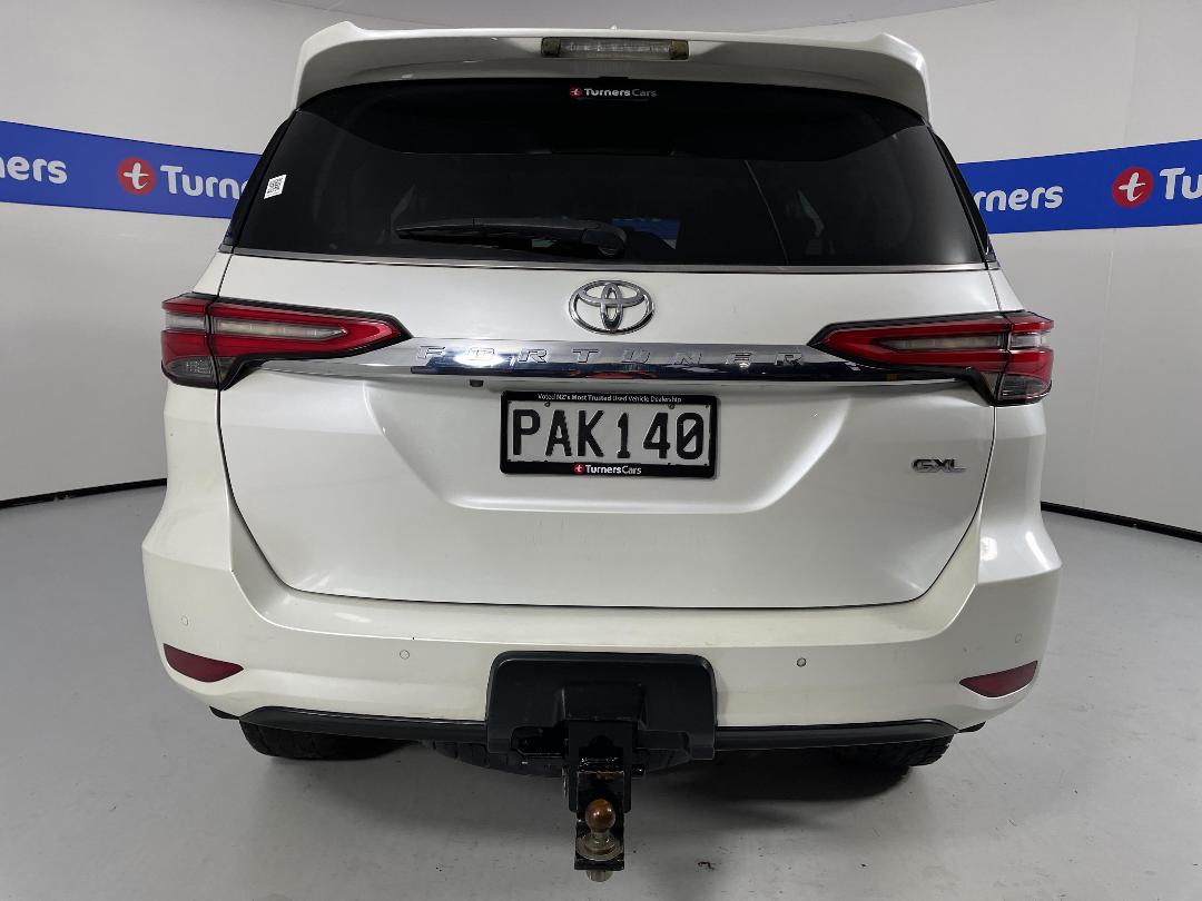 Photo '6' of Toyota Fortuner