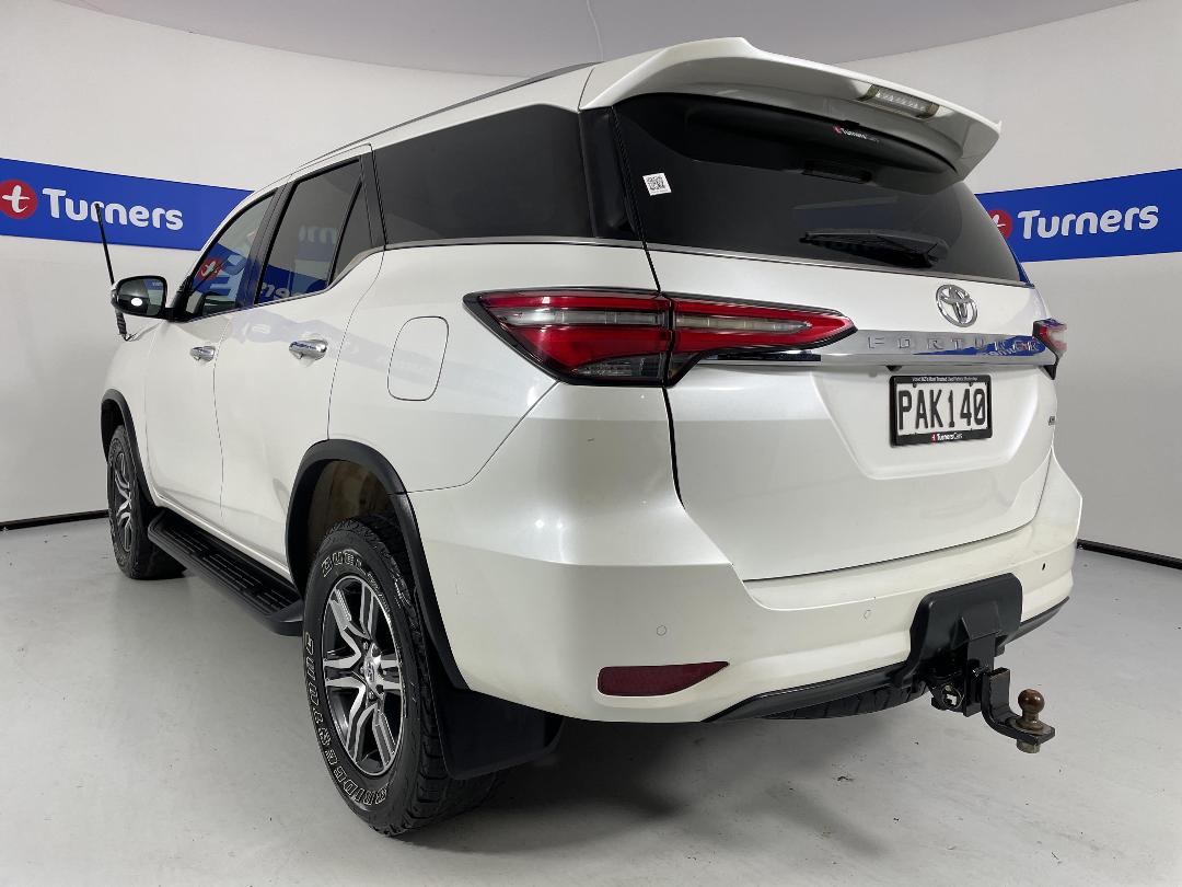 Photo '5' of Toyota Fortuner