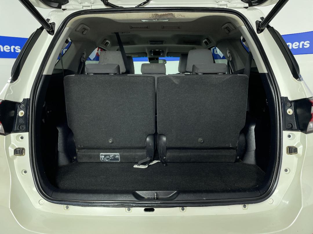 Photo '14' of Toyota Fortuner