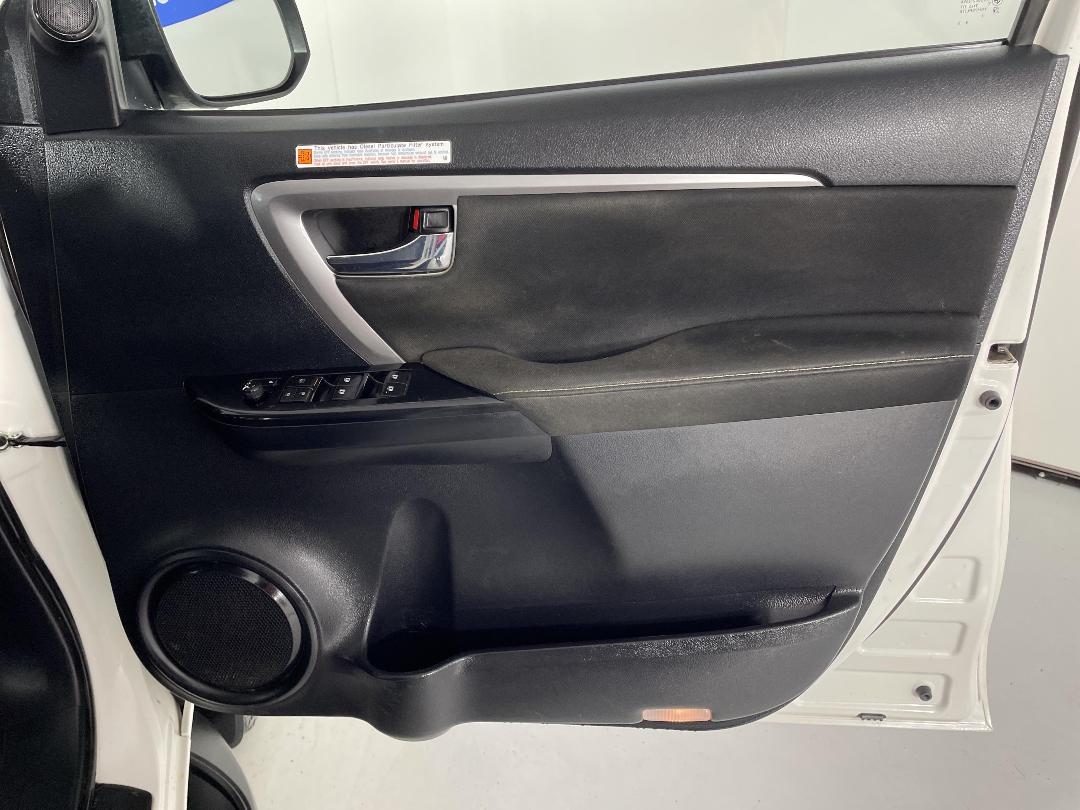 Photo '15' of Toyota Fortuner