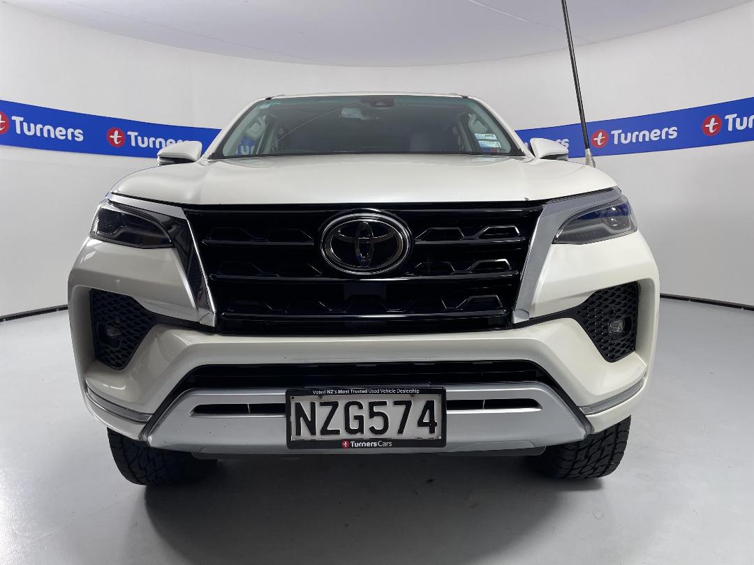 Photo '2' of Toyota Fortuner