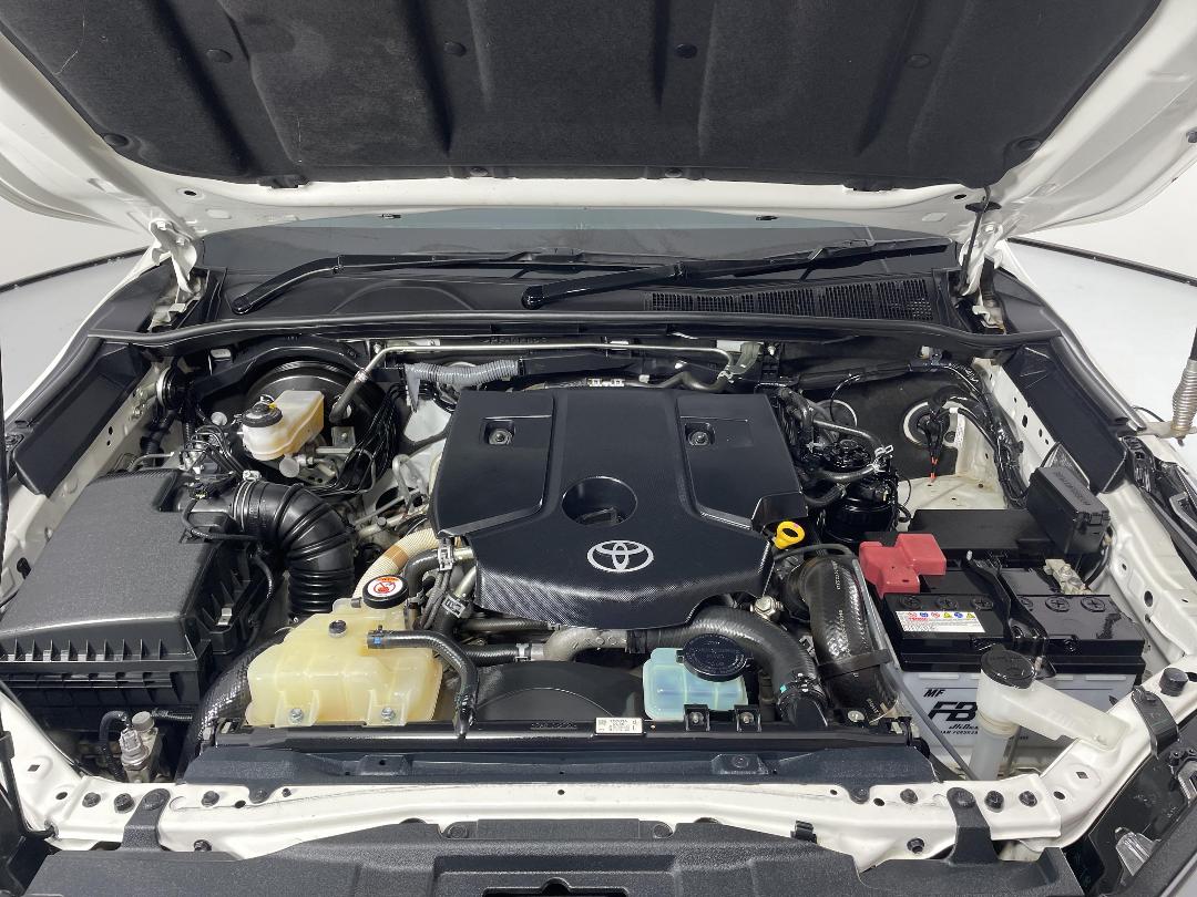 Photo '13' of Toyota Fortuner