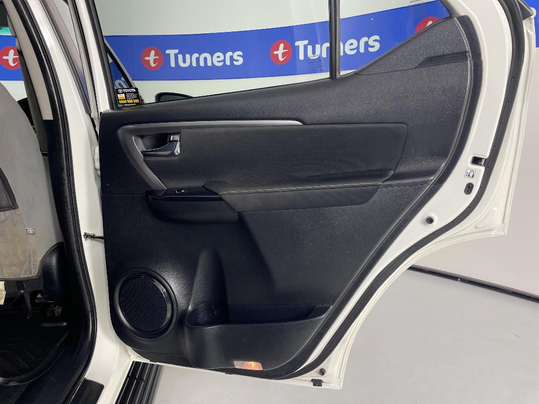 Photo '19' of Toyota Fortuner