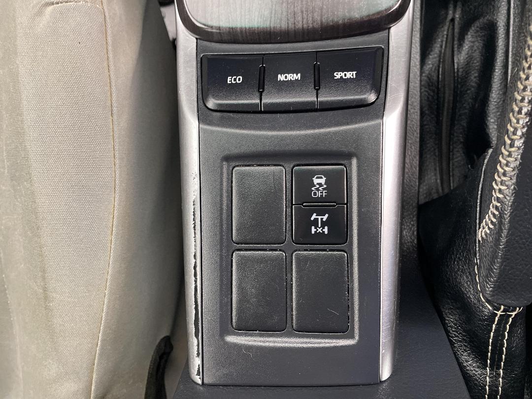 Photo '24' of Toyota Fortuner