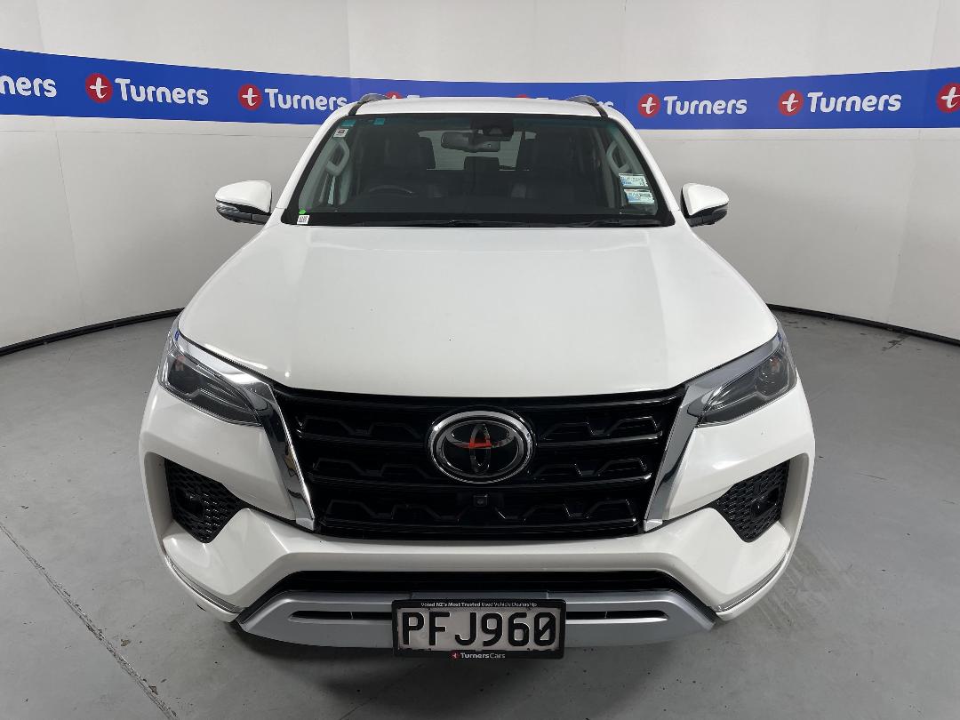 Photo '2' of Toyota Fortuner