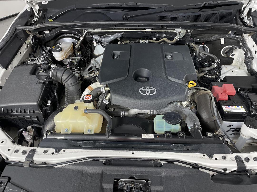 Photo '13' of Toyota Fortuner