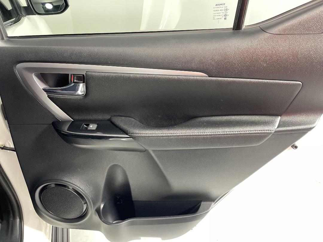 Photo '19' of Toyota Fortuner