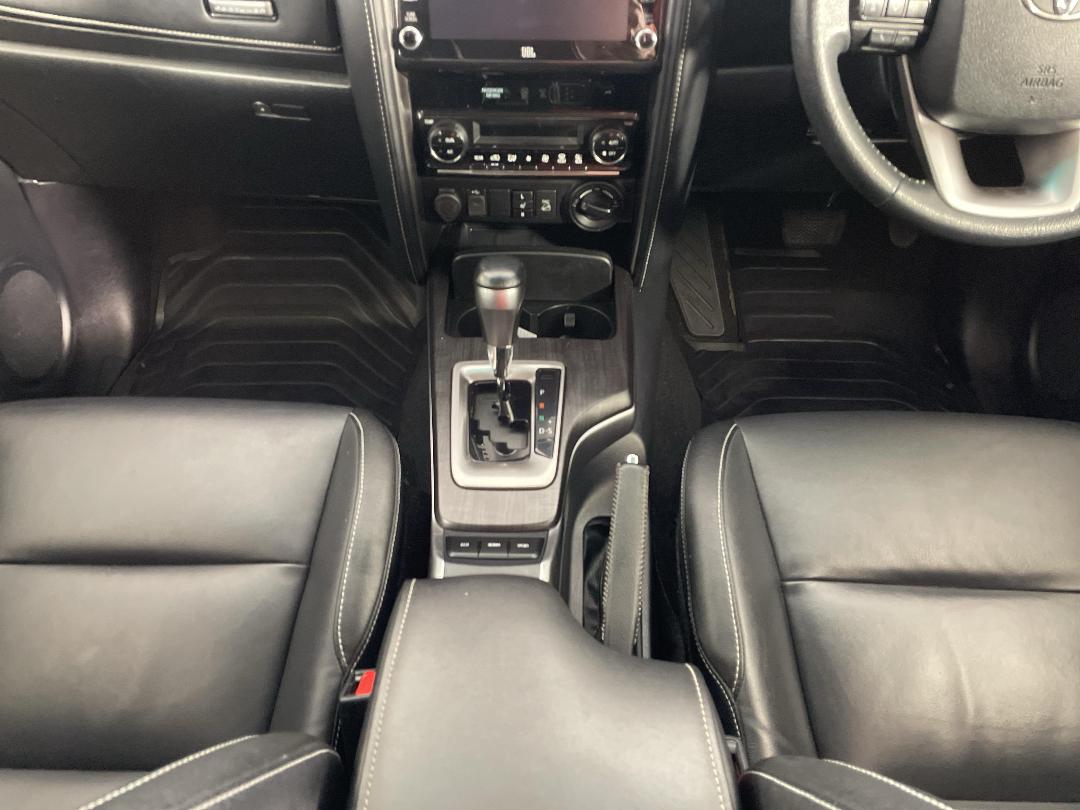 Photo '18' of Toyota Fortuner