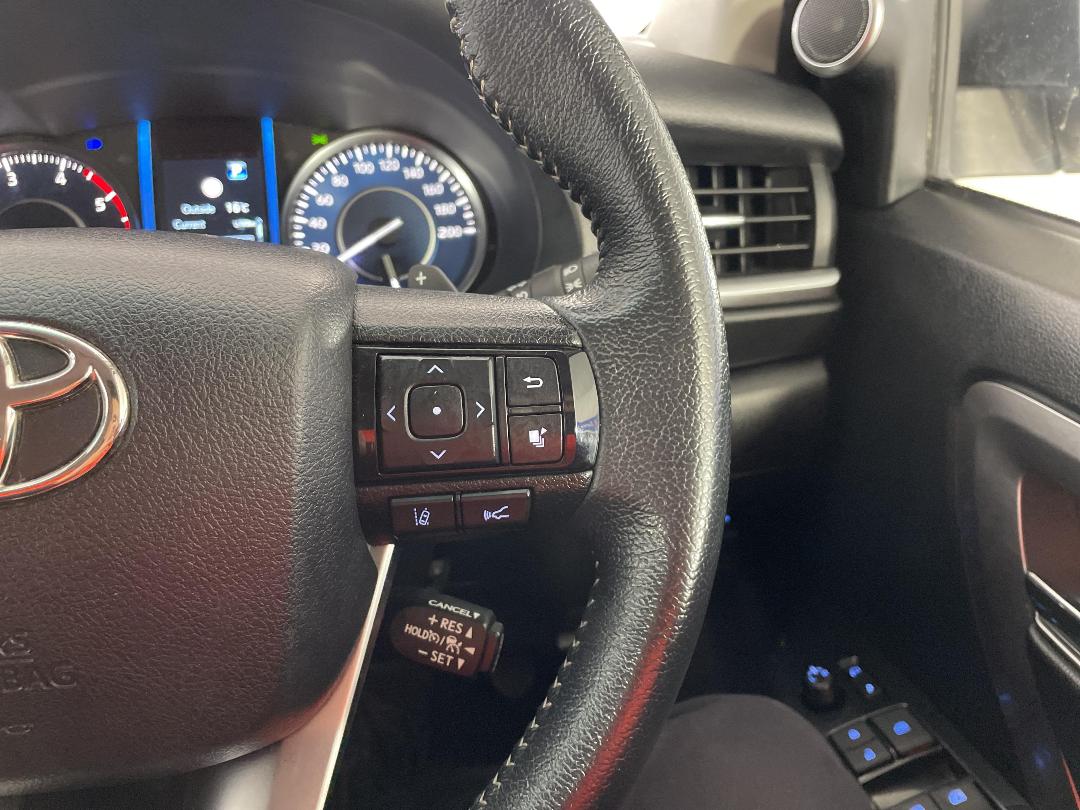 Photo '32' of Toyota Fortuner