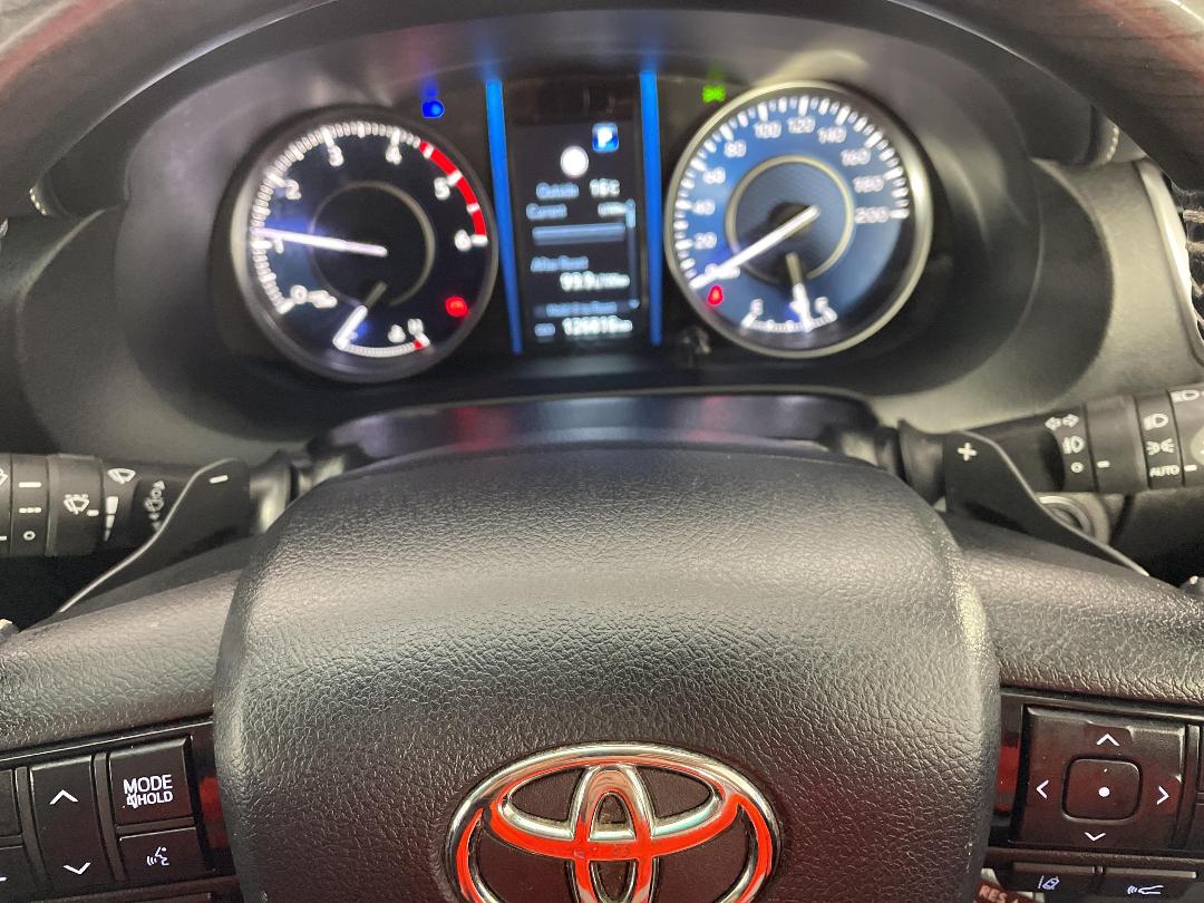 Photo '33' of Toyota Fortuner