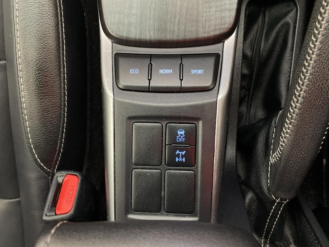 Photo '38' of Toyota Fortuner