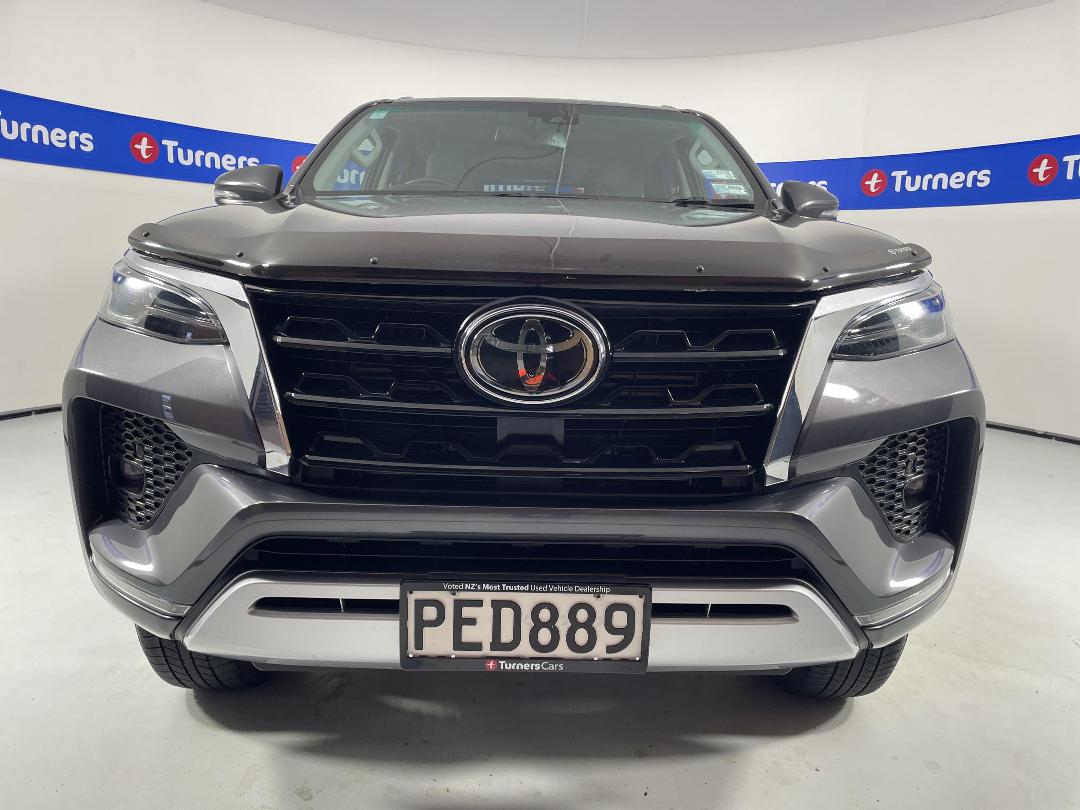 Photo '2' of Toyota Fortuner