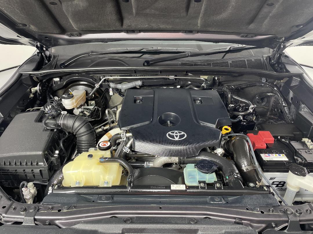 Photo '13' of Toyota Fortuner