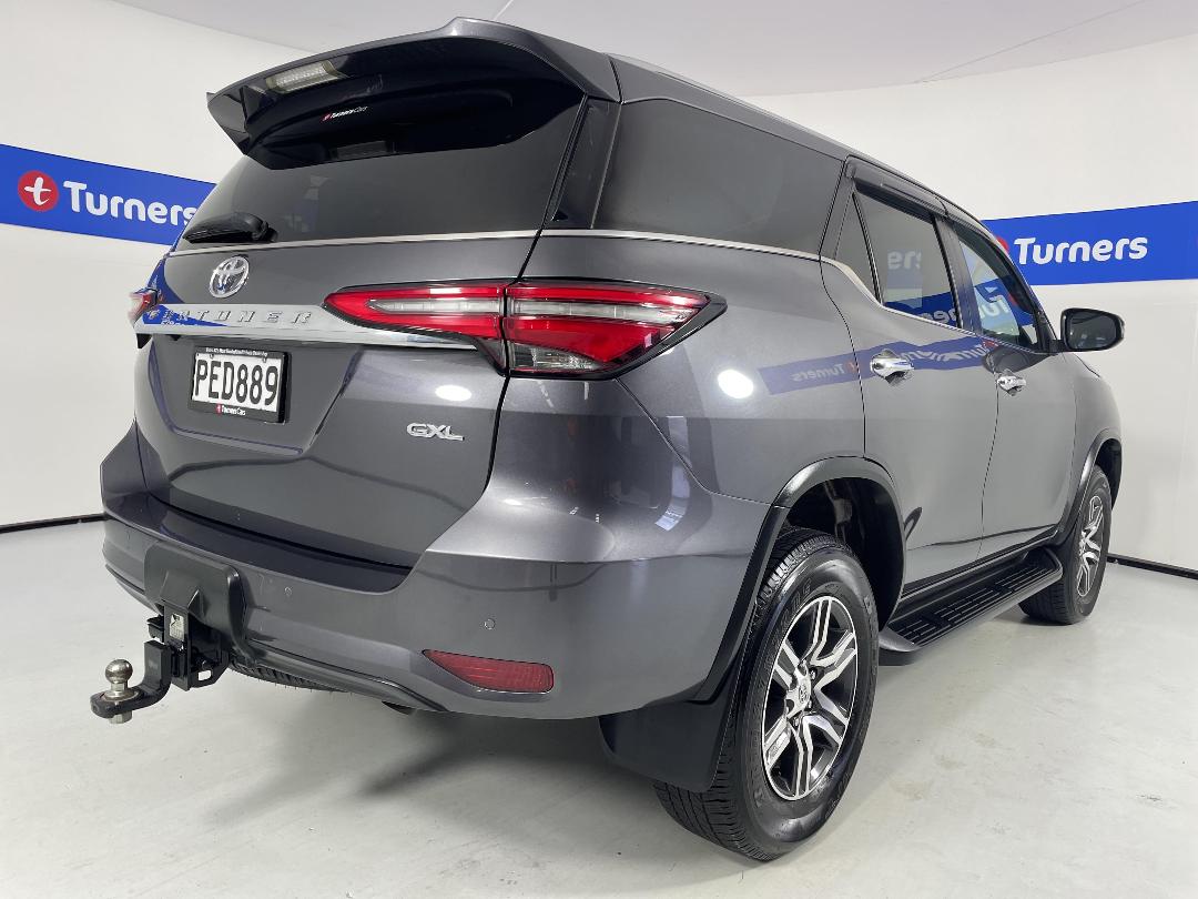 Photo '7' of Toyota Fortuner