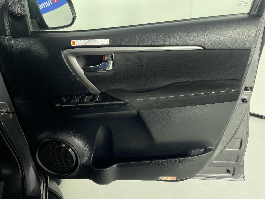 Photo '15' of Toyota Fortuner