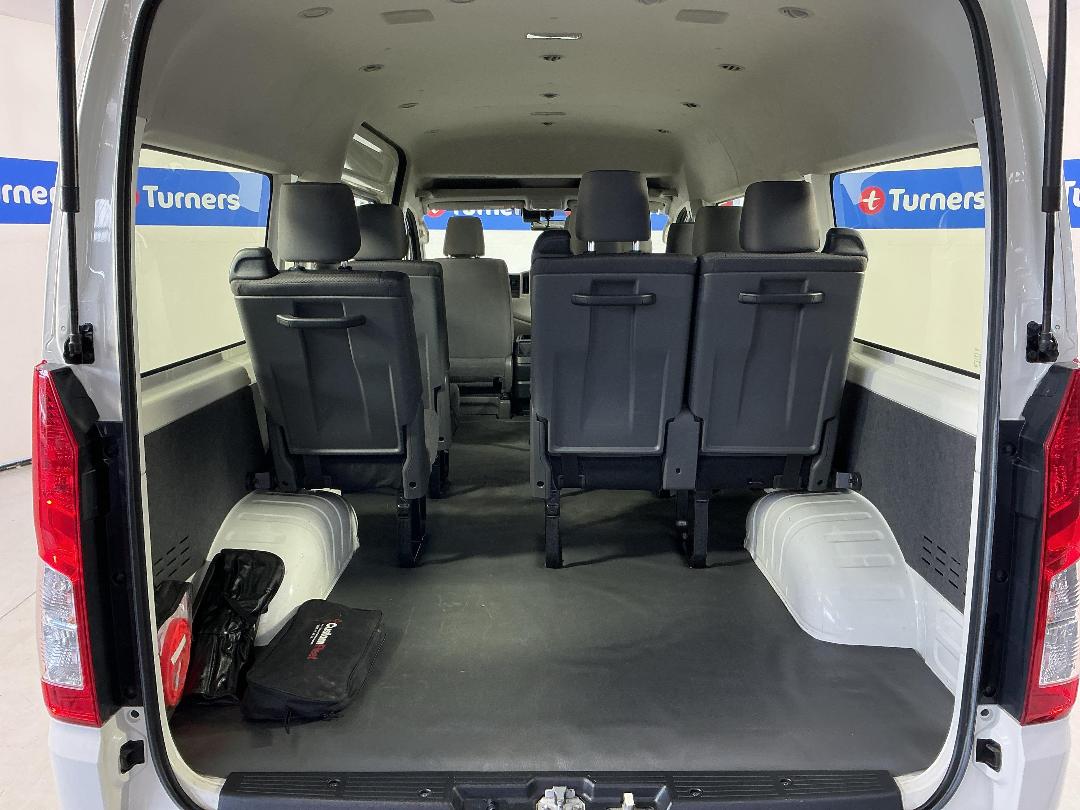 Photo '14' of Toyota Hiace Photo '14' of Toyota Hiace