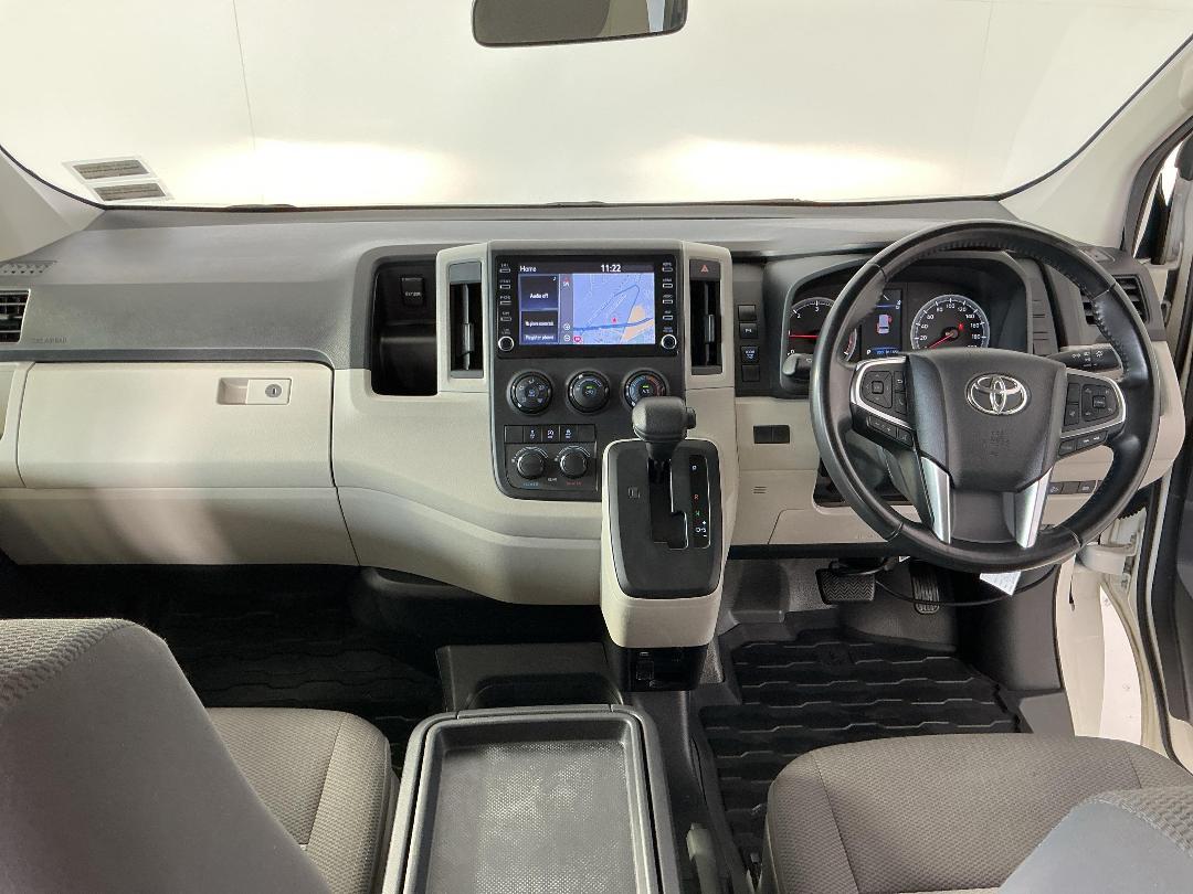 Photo '17' of Toyota Hiace Photo '17' of Toyota Hiace