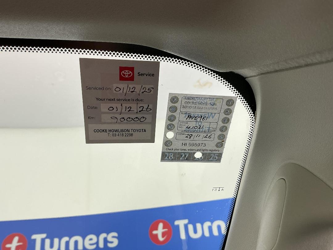 Photo '25' of Toyota Hiace Photo '25' of Toyota Hiace