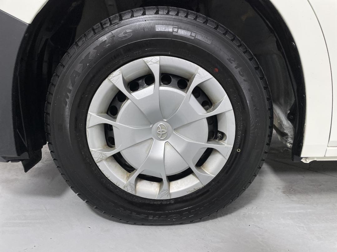 Photo '10' of Toyota Hiace