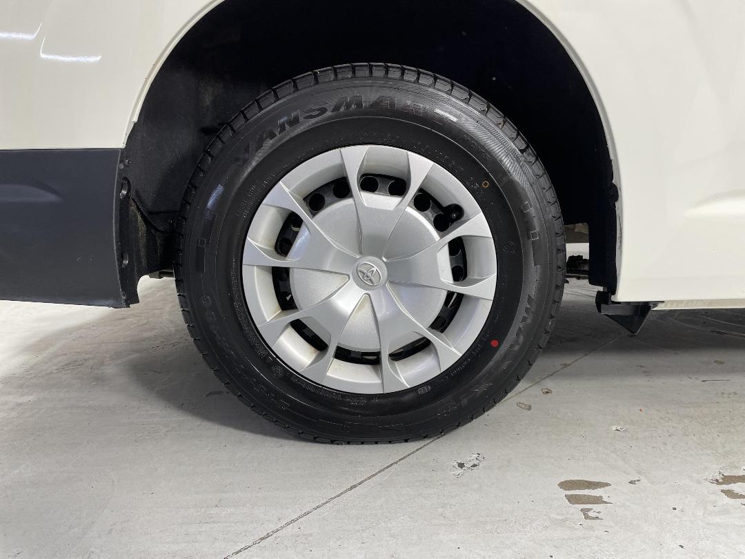 Photo '12' of Toyota Hiace