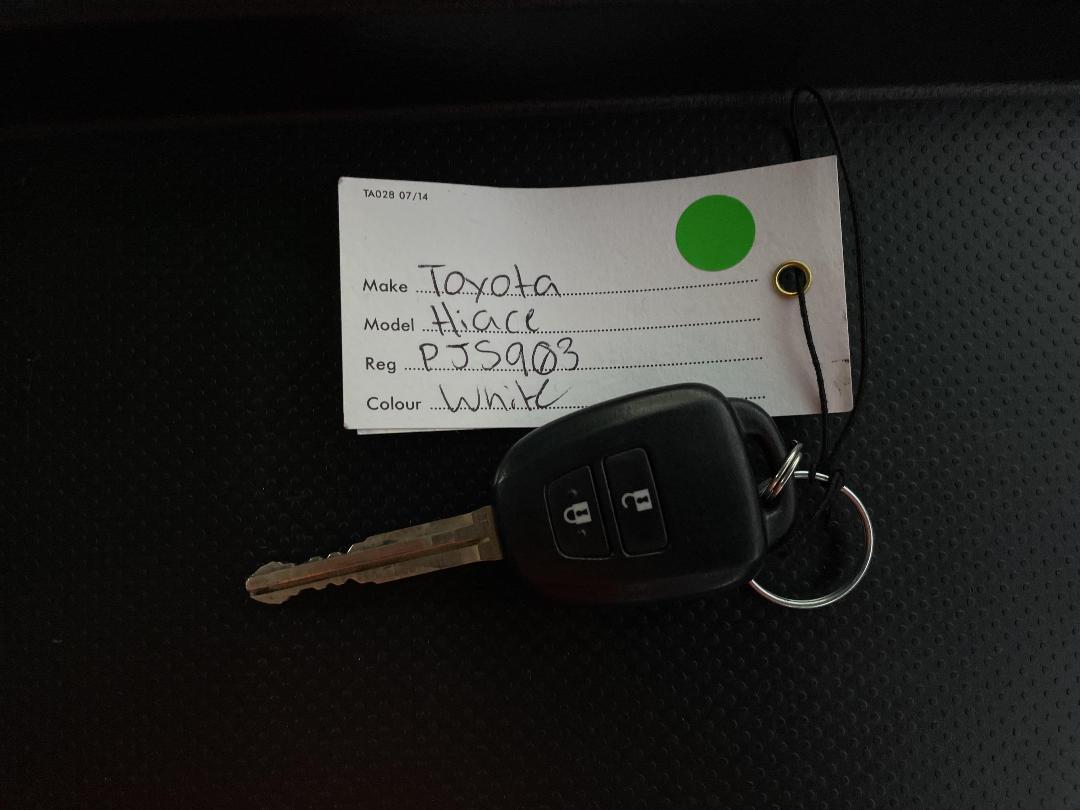 Photo '21' of Toyota Hiace