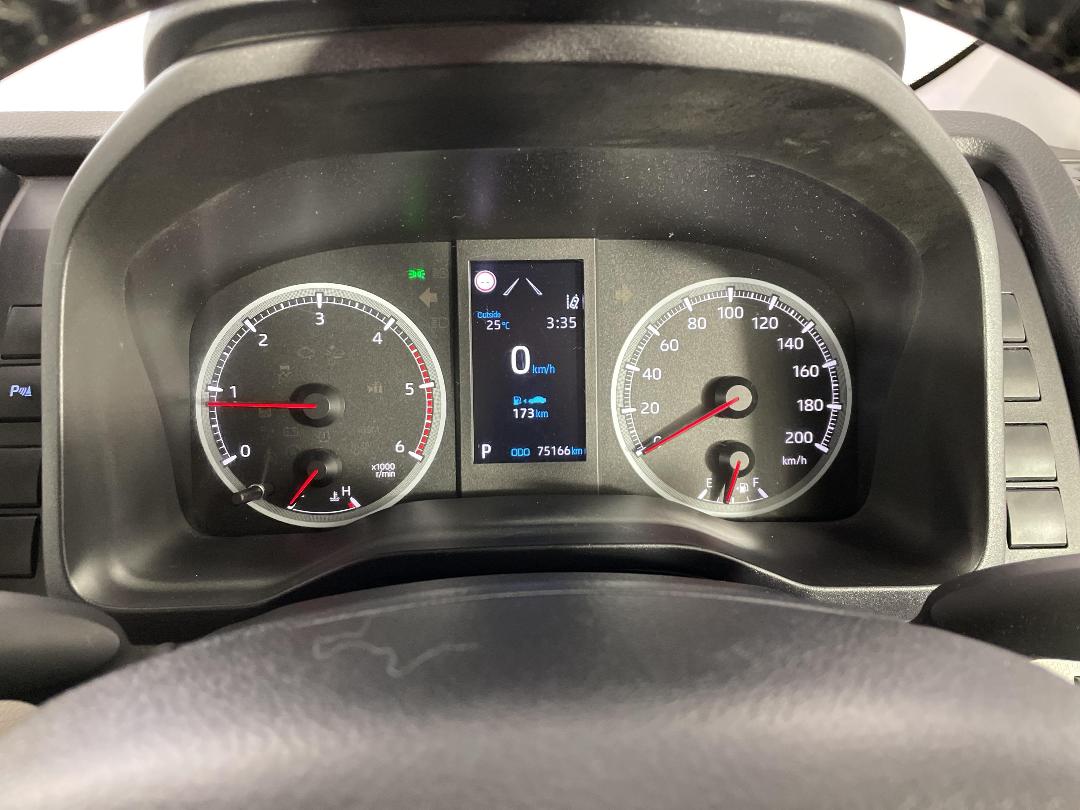 Photo '20' of Toyota Hiace