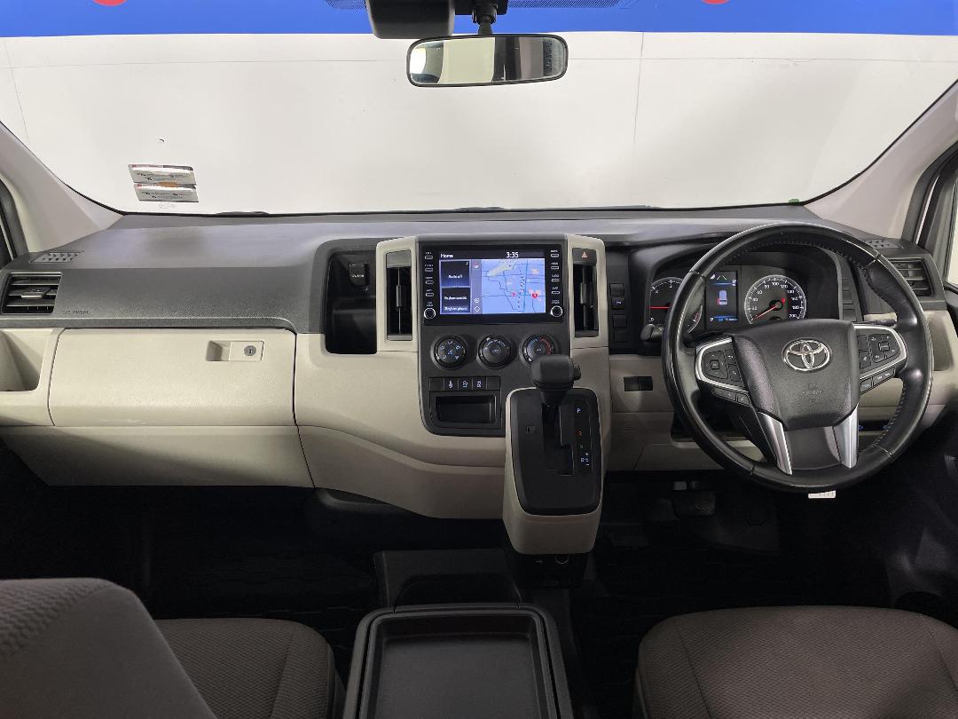 Photo '17' of Toyota Hiace