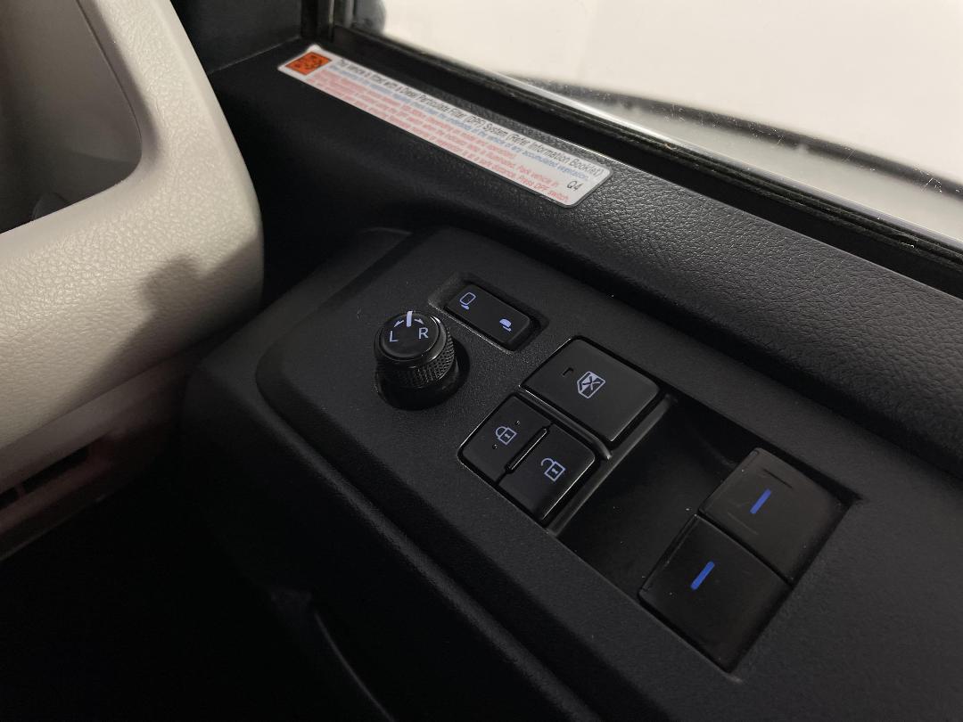 Photo '25' of Toyota Hiace