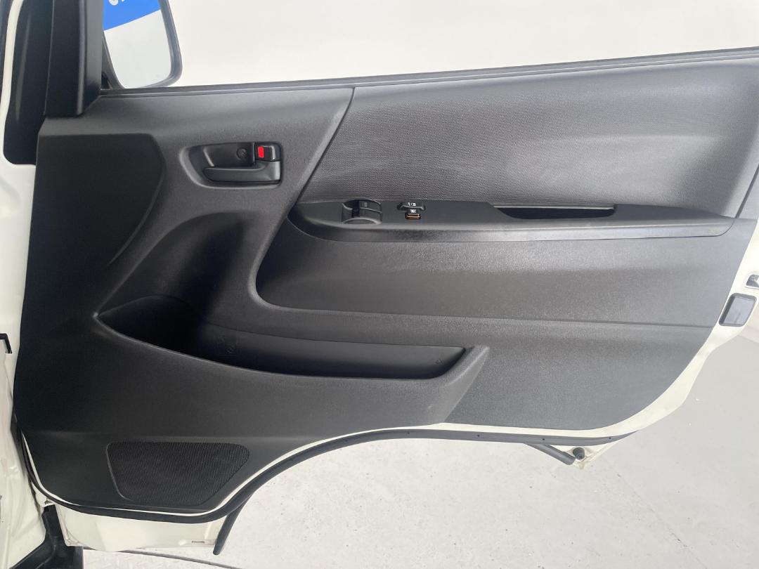 Photo '15' of Toyota Hiace