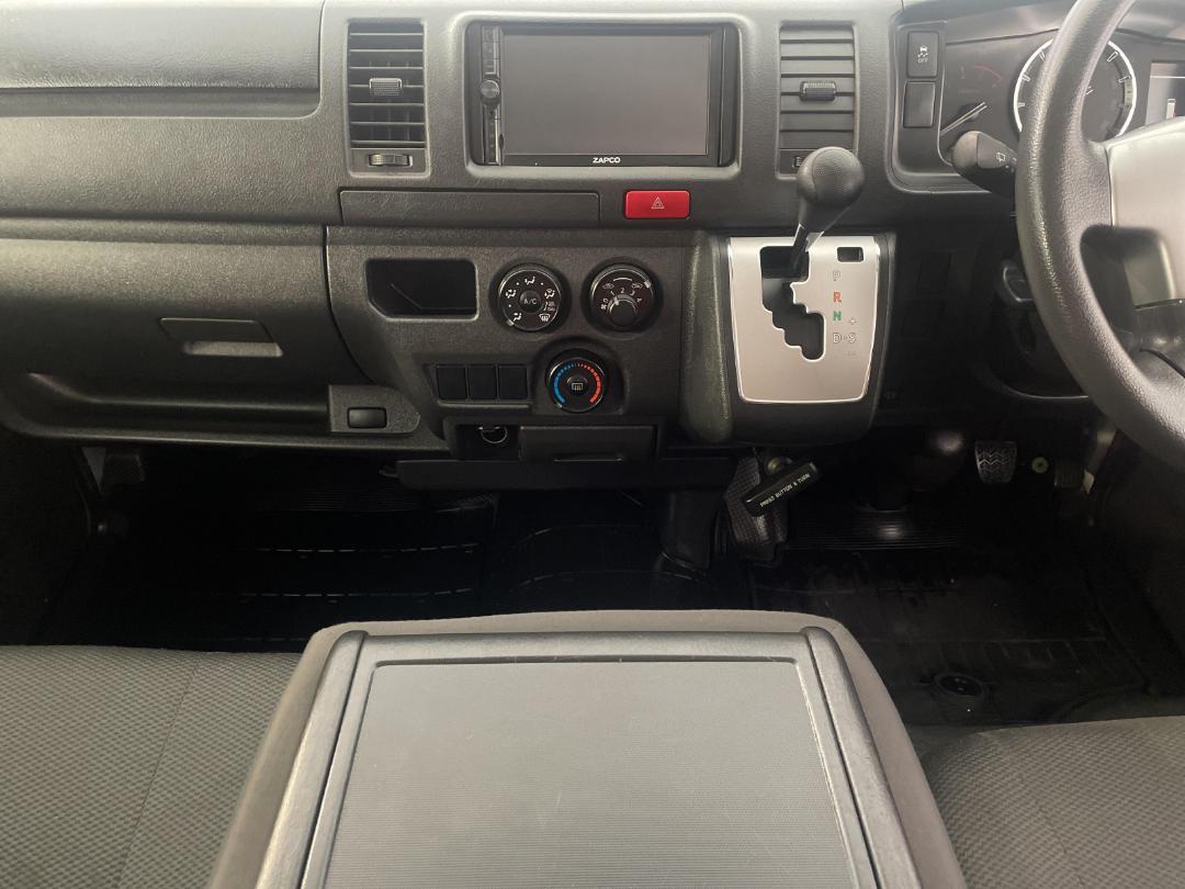 Photo '18' of Toyota Hiace