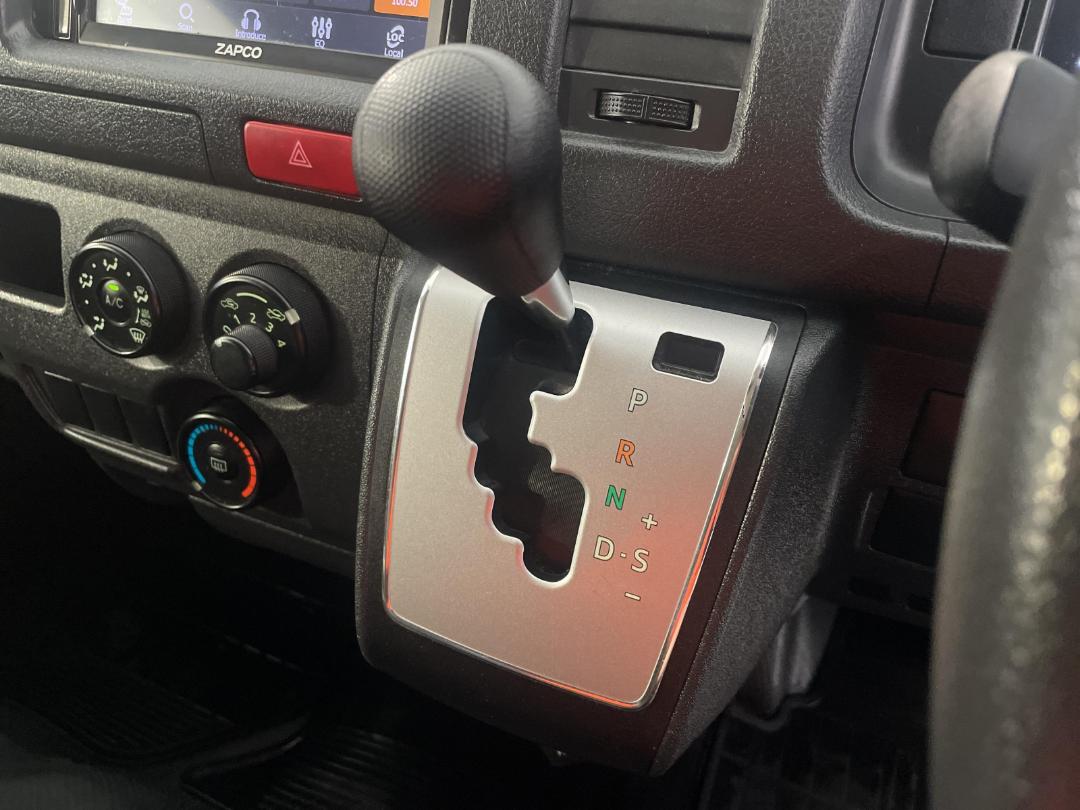 Photo '29' of Toyota Hiace