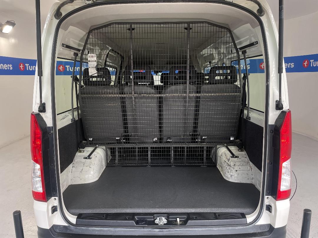 Photo '14' of Toyota Hiace