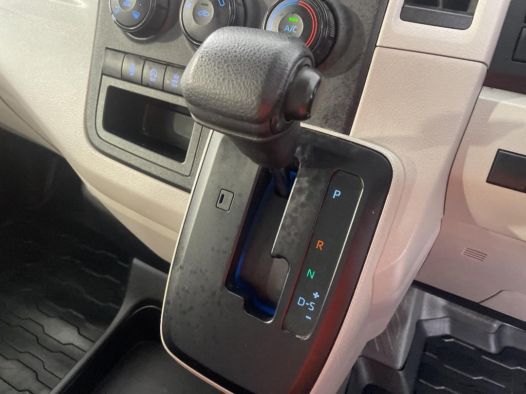 Photo '30' of Toyota Hiace